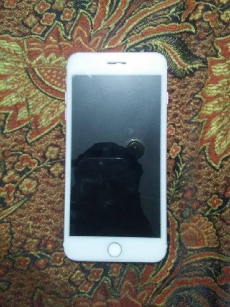 Apple iPhone 7 Plus 0