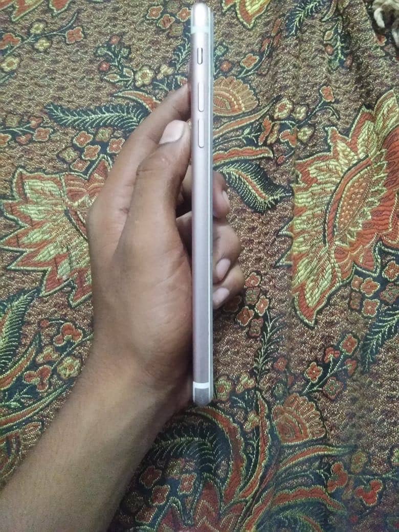 Apple iPhone 7 Plus 2