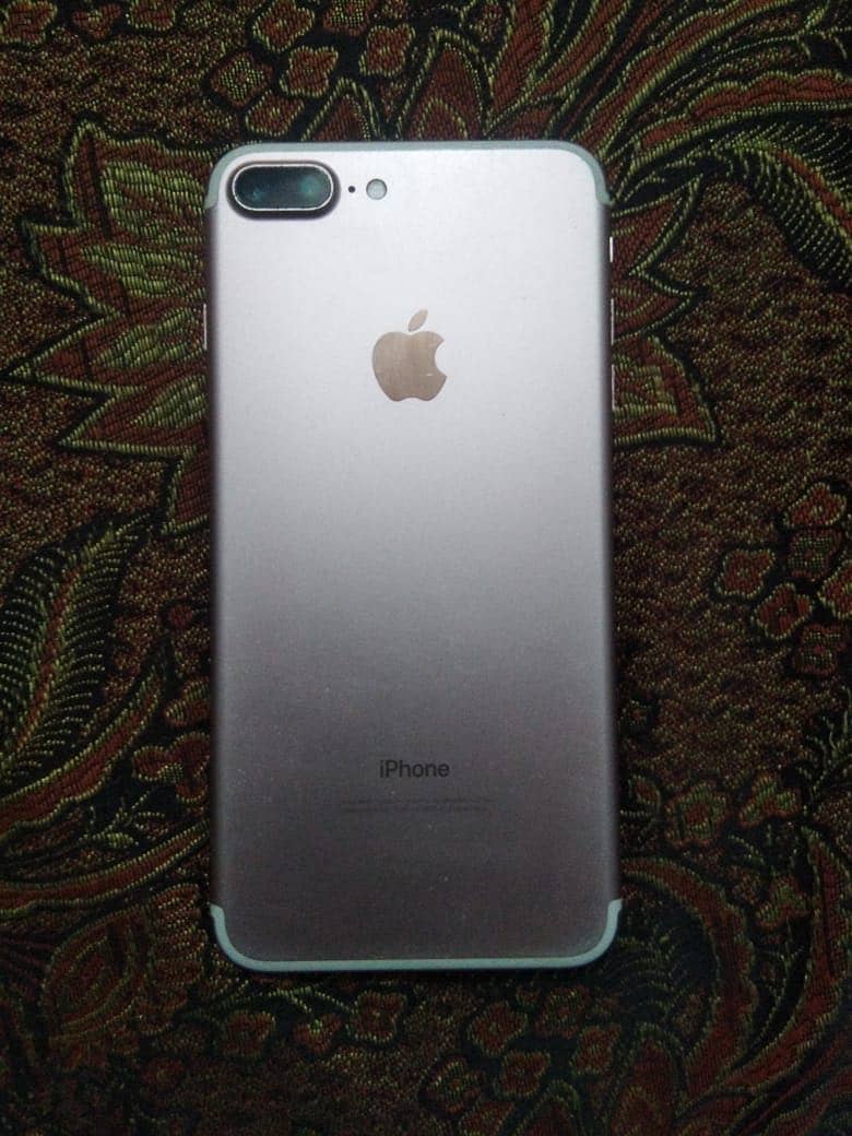 Apple iPhone 7 Plus 3