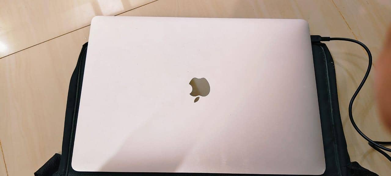 macbook pro 0