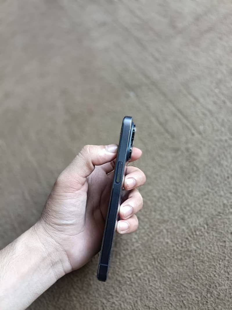 IPHONE 14pro 2