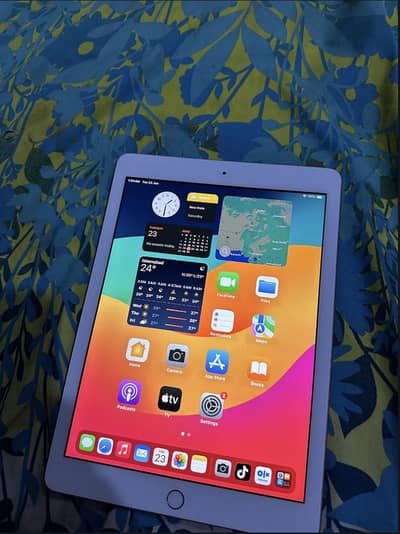 Apple ipad 6th generation