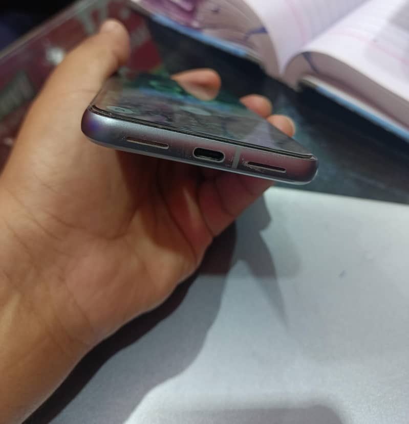 Google Pixel 8 5