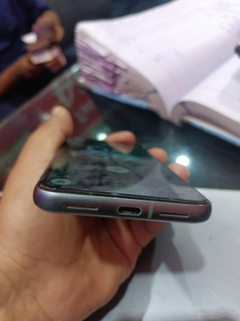 Google Pixel 8 6