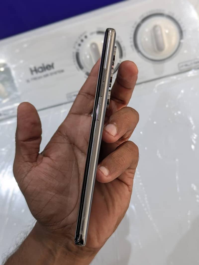 Tecno camon 40 pro plus 2