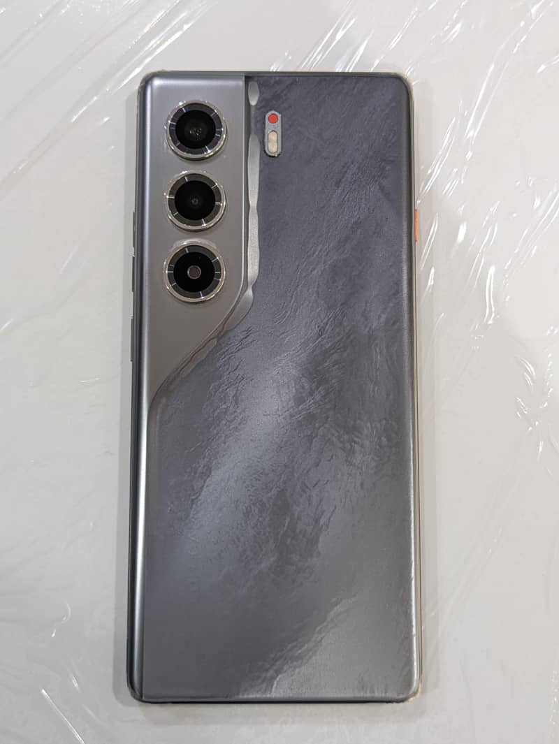 Tecno camon 40 pro plus 5