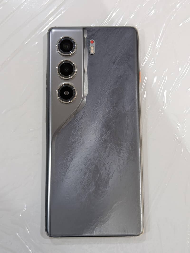 Tecno camon 40 pro plus 6