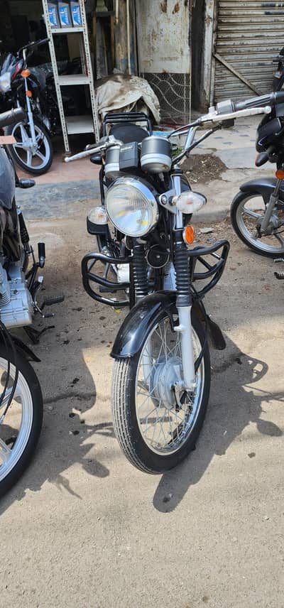 SUZUKI GS-150 2026 MODEL SLIGHTLY USE WITH COMPLETE PACKAGE
