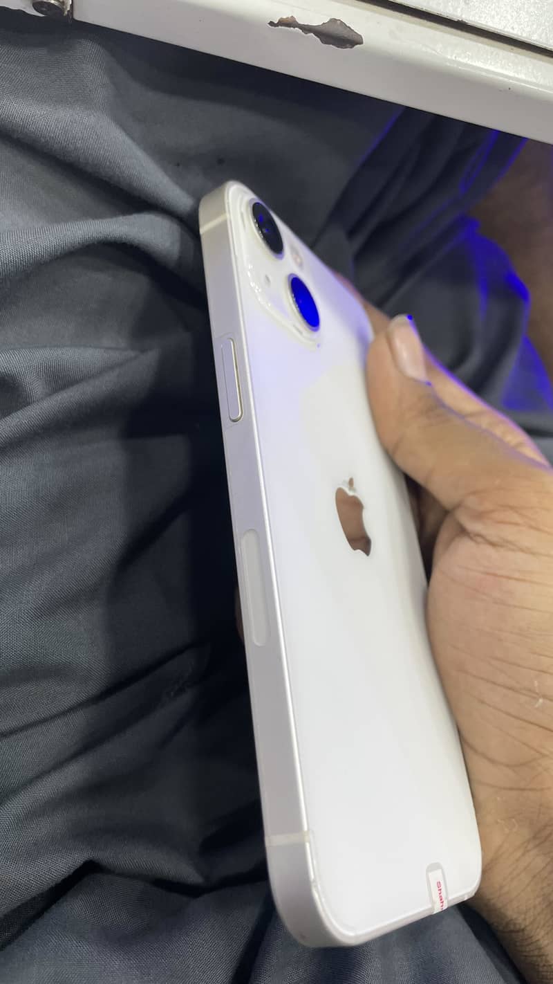 Apple iPhone 13 2