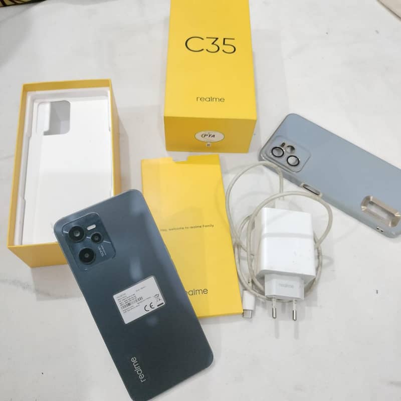 Realme C35 9