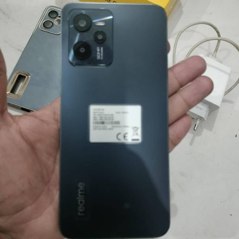 Realme C35 10