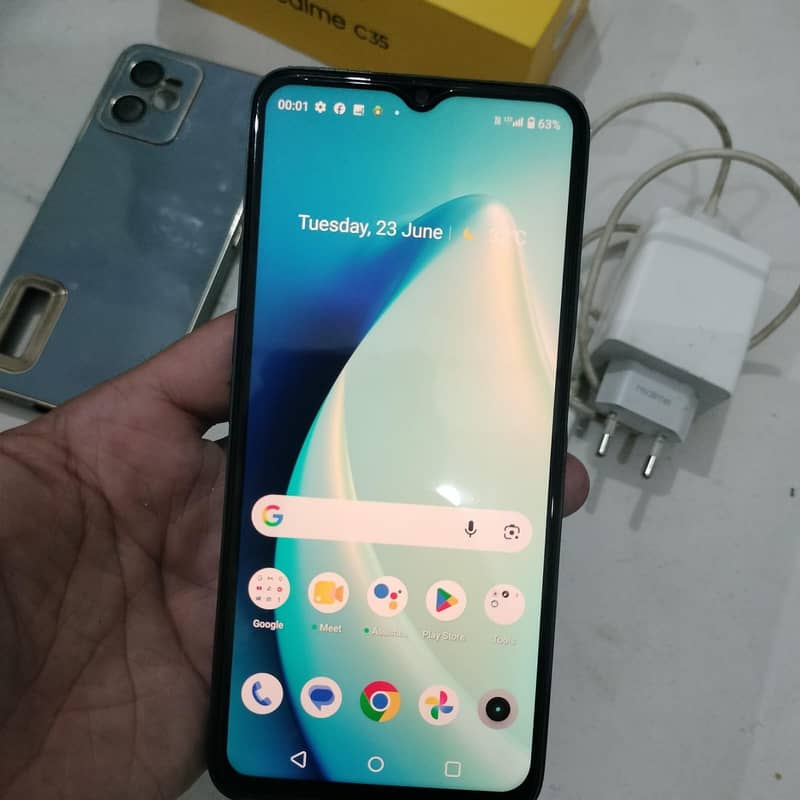 Realme C35 13
