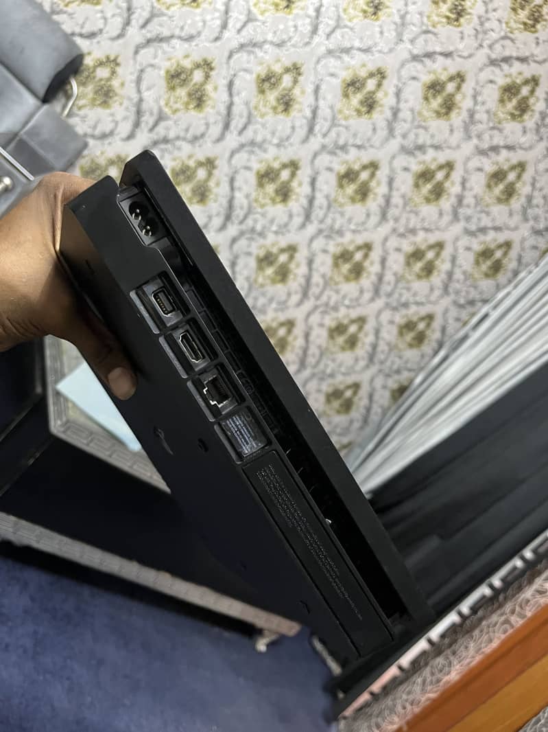 PS4 slim 2