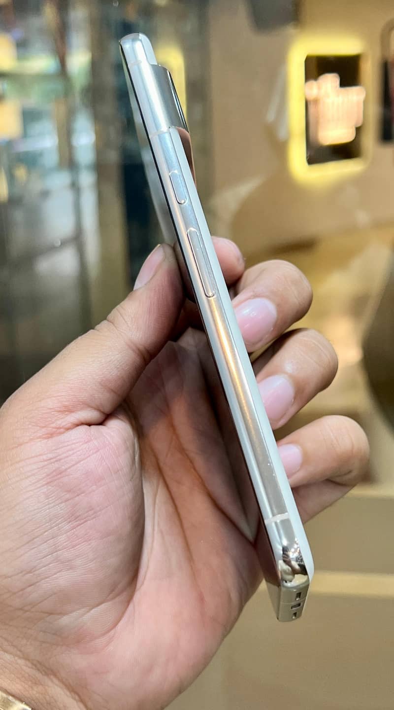 Google Pixel 8 Pro 2