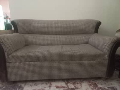 5 seatar sofa for sale in good condition
