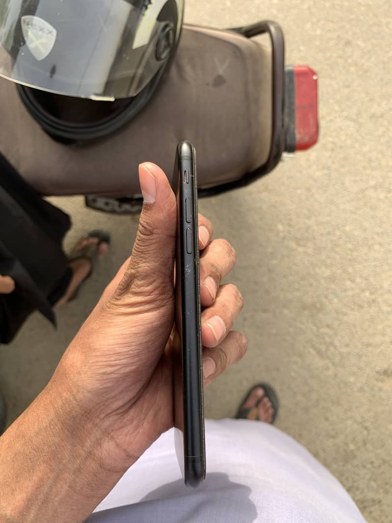 Apple iPhone 7 1