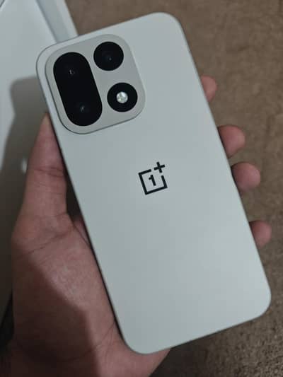OnePlus 15 16/512 GB