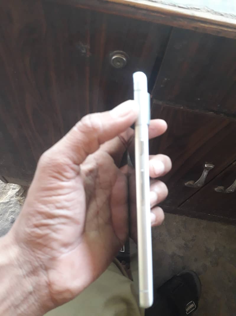 Google Pixel 7 4