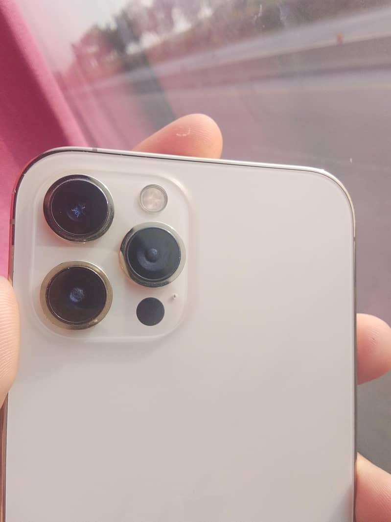 iphone 12 pro max 3
