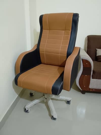 Office bosss chair