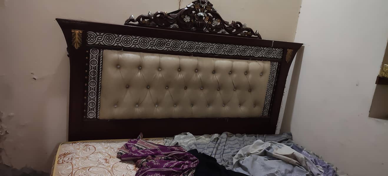 king size bed 0