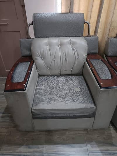 6 Seater Sofa Good Condition