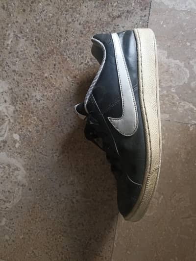 NIKE COURT ROYALE