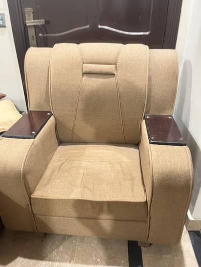 7 Seater Sofa Set just like new in reasonable price.