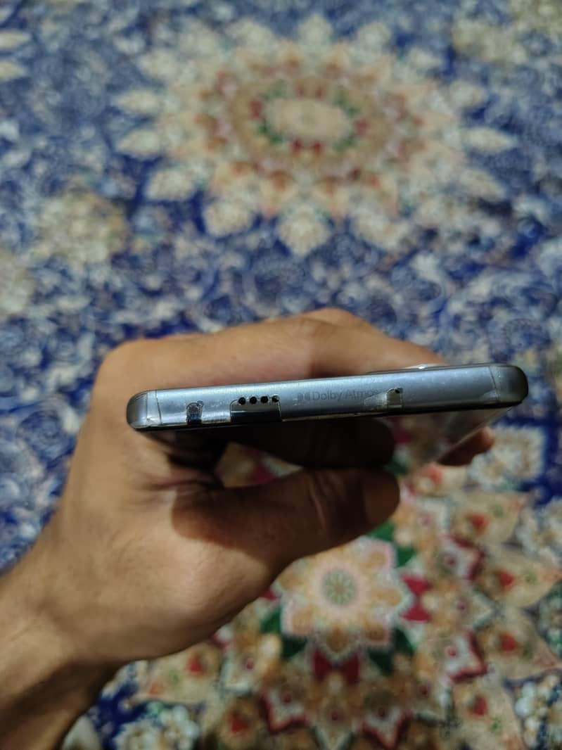 Tecno CAMON 40 Pro 4