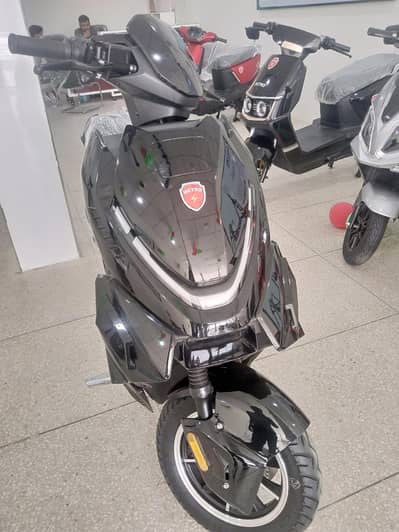 metro metrix electric scooty