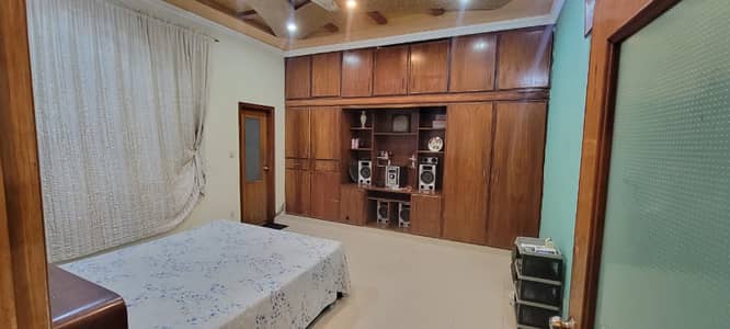 Kanal Lower Hortion Have 3 Spacious Bedroom Office & Residents