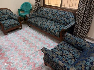 sofa set, 5 seater, shisham wood. 3 seater+ 1 searer + 1 seater