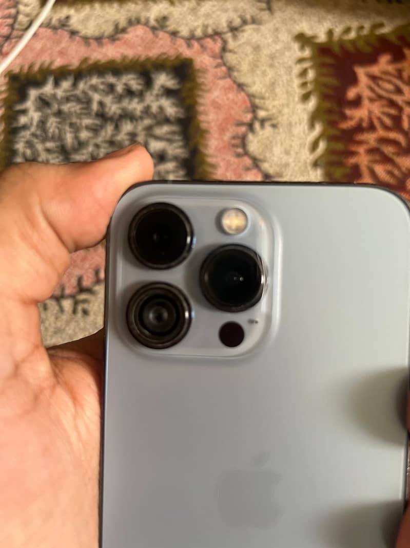 Apple iPhone 13 Pro 3
