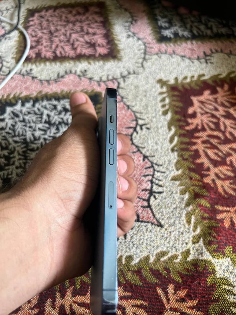 Apple iPhone 13 Pro 4