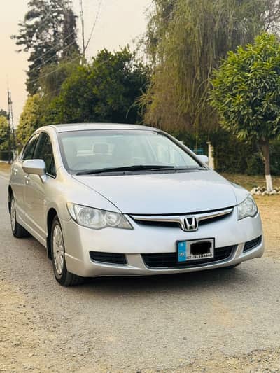 *Honda Civic 1.8 i-VTEC – Automatic*