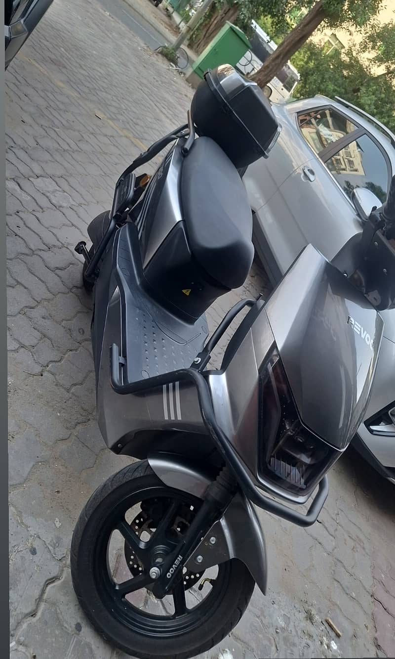Revoo C32 1