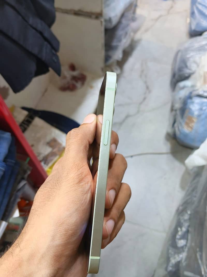 Apple iPhone 12 2