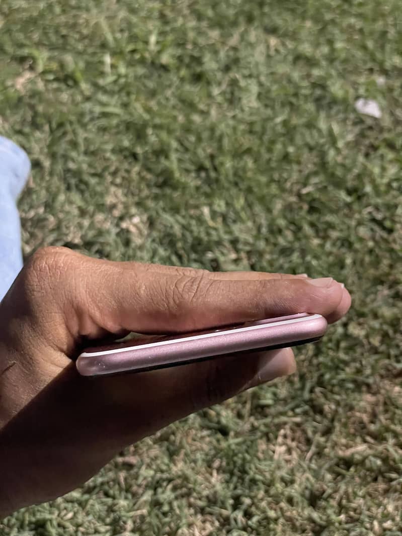 Apple iPhone 7 Plus 2