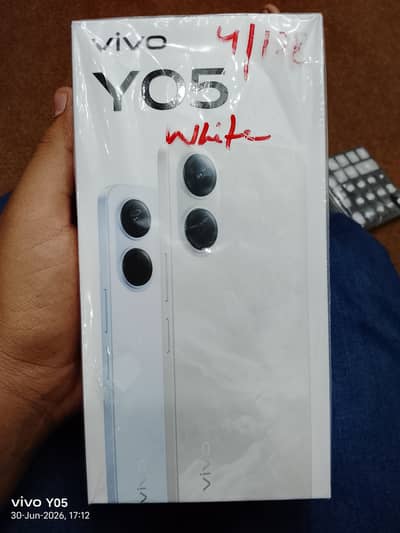 Vivo y05 10 by 10 condition only 2 months use