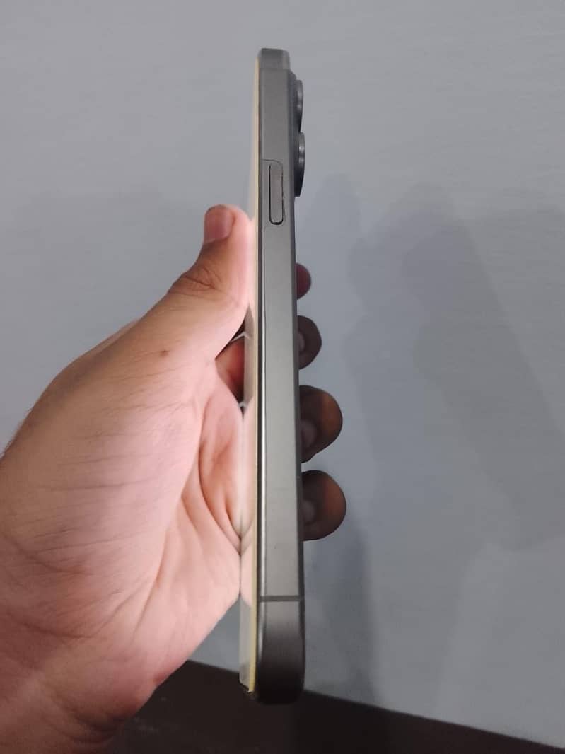 Apple iPhone 15 Pro Max 10/10 Natural Titanium 1