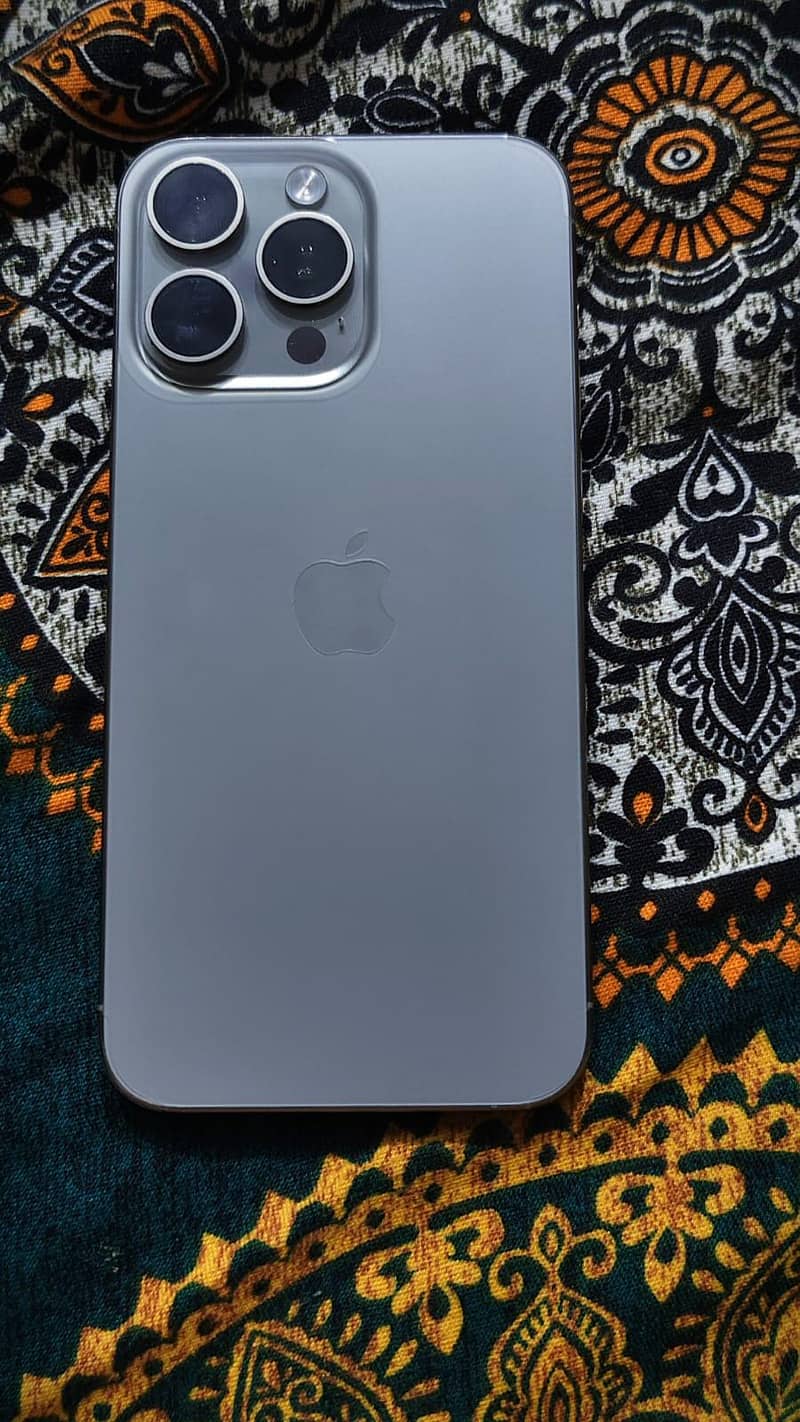 Apple iPhone 15 Pro Max 10/10 Natural Titanium 3