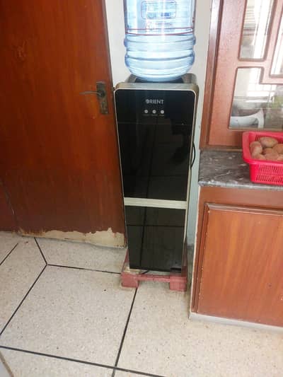 Orient water dispenser