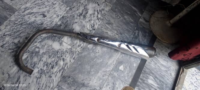 atlas Honda geniune silencer 1 year used bike se utra hai normal rust