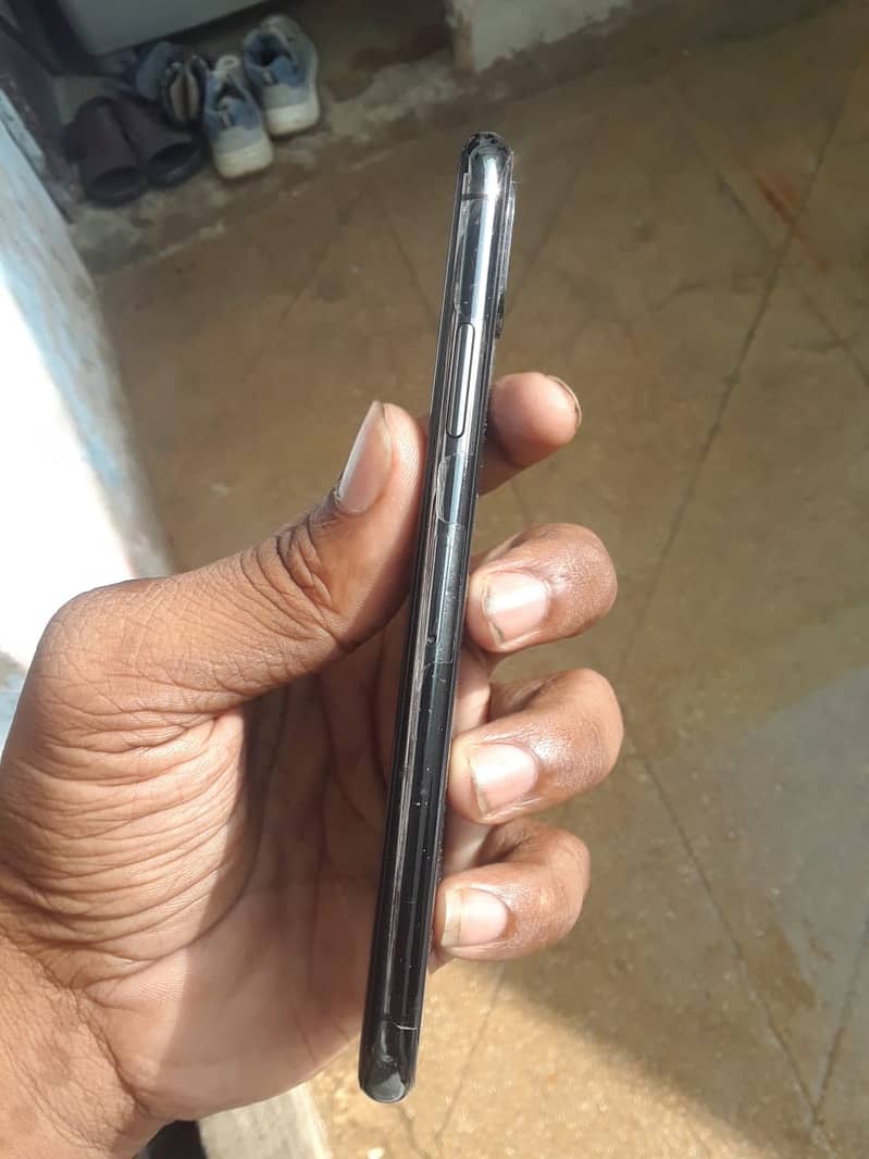 Apple iPhone X 1