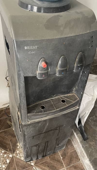 Orient dispenser