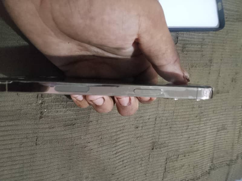 Apple iPhone 12 Pro 3