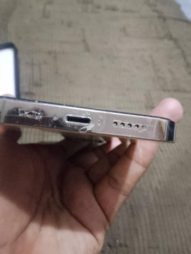 Apple iPhone 12 Pro 4