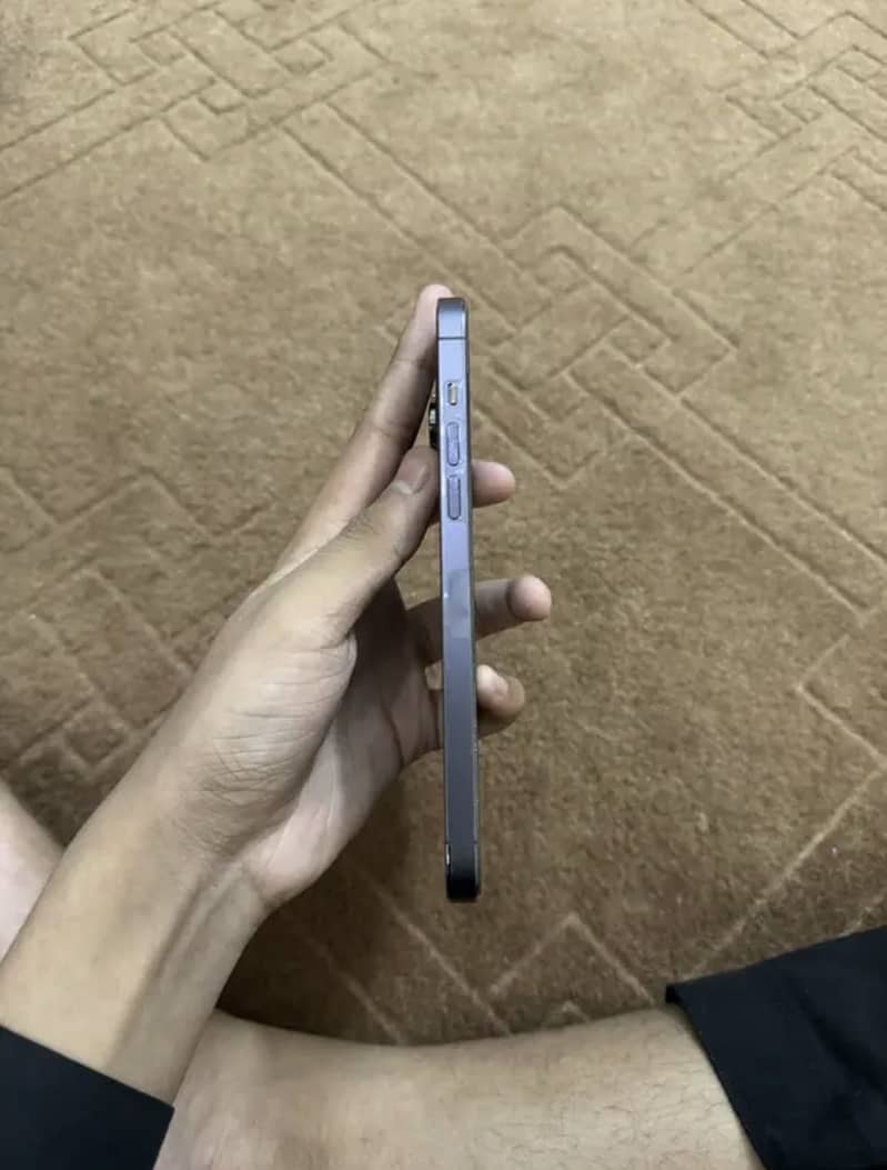 Apple iPhone 14 Pro Max 4