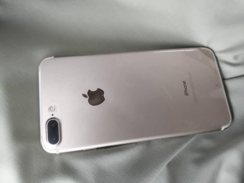 Apple iPhone 7 Plus 0