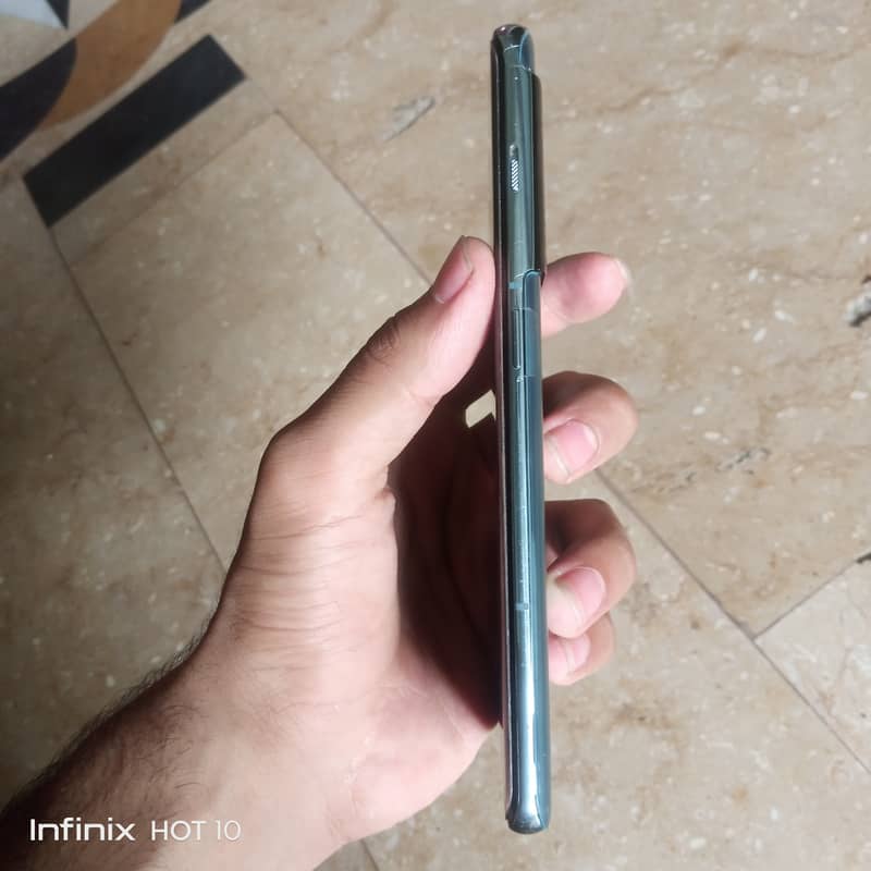 One Plus 10 Pro 6
